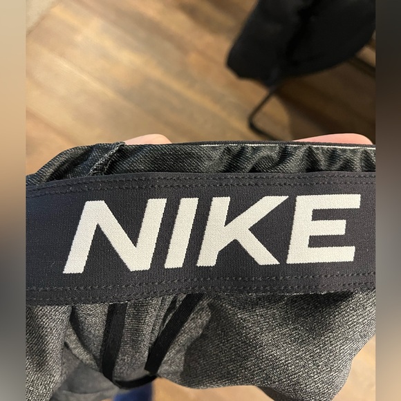 Women’s Nike pro Shorts - Picture 6 of 6